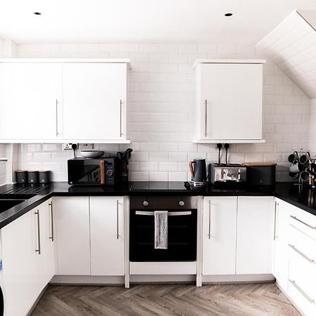 Inviting 3-Bed House In Manchester Extérieur photo