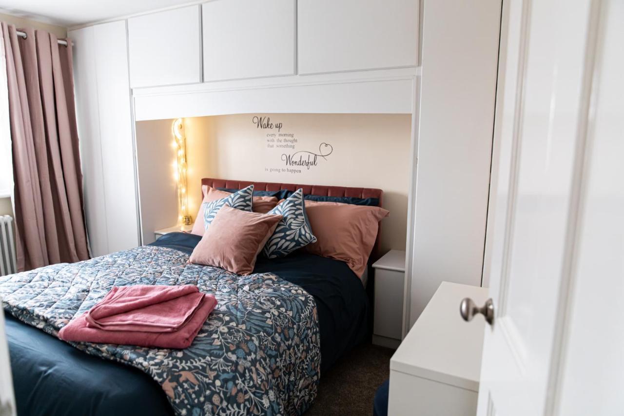 Inviting 3-Bed House In Manchester Extérieur photo