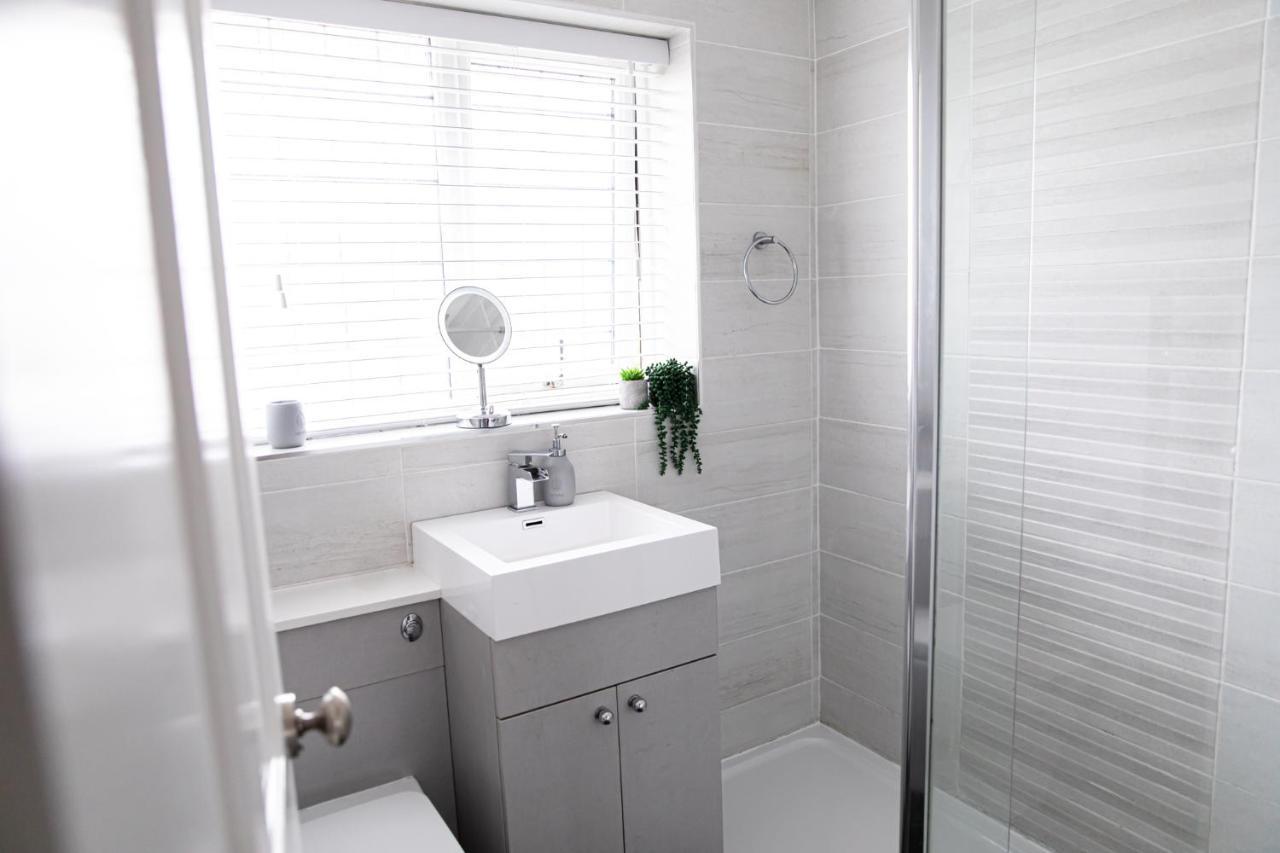 Inviting 3-Bed House In Manchester Extérieur photo