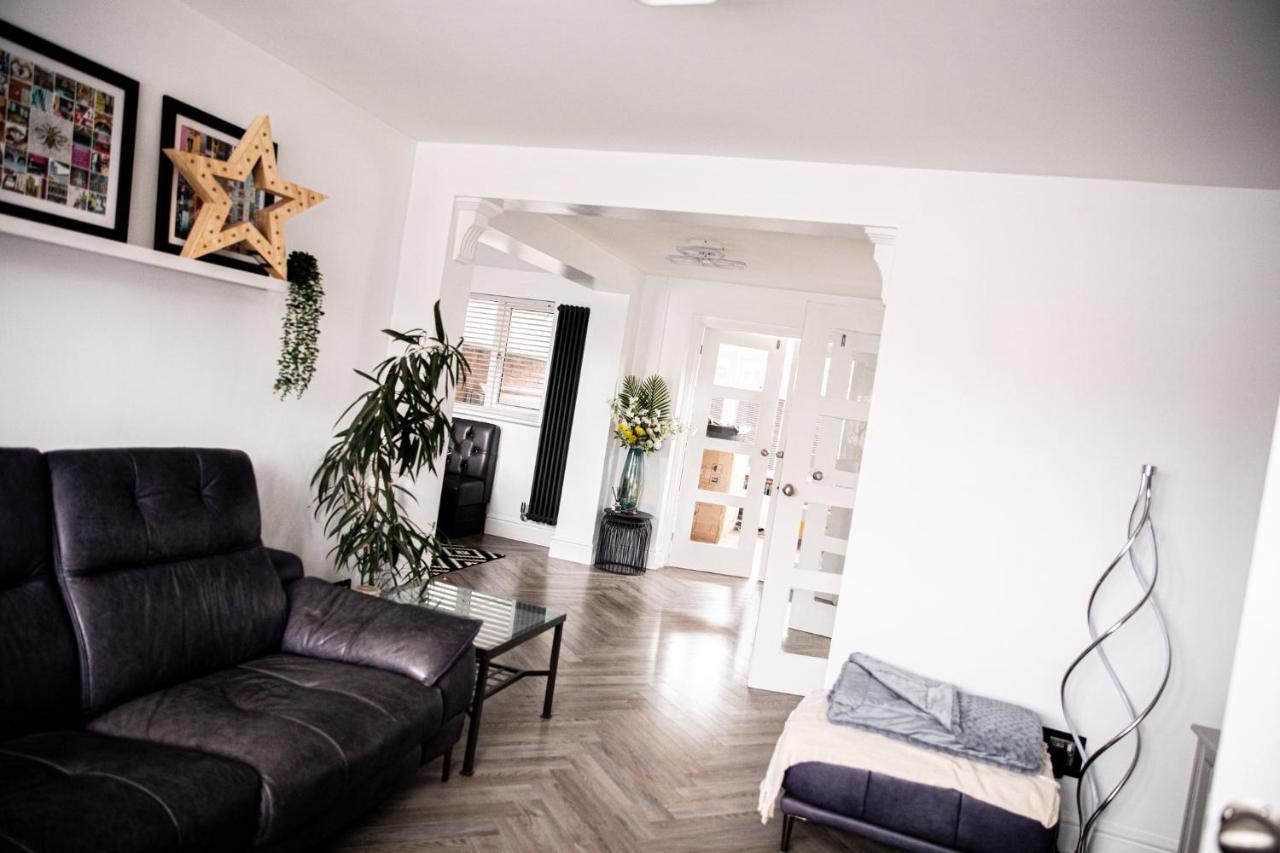 Inviting 3-Bed House In Manchester Extérieur photo