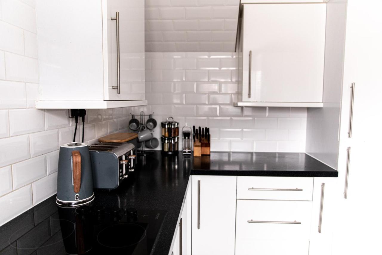 Inviting 3-Bed House In Manchester Extérieur photo
