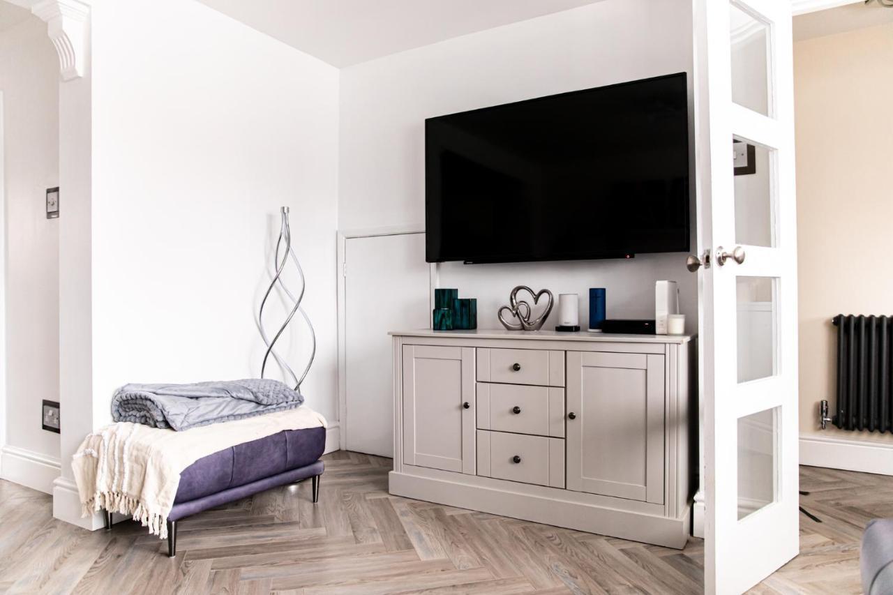 Inviting 3-Bed House In Manchester Extérieur photo