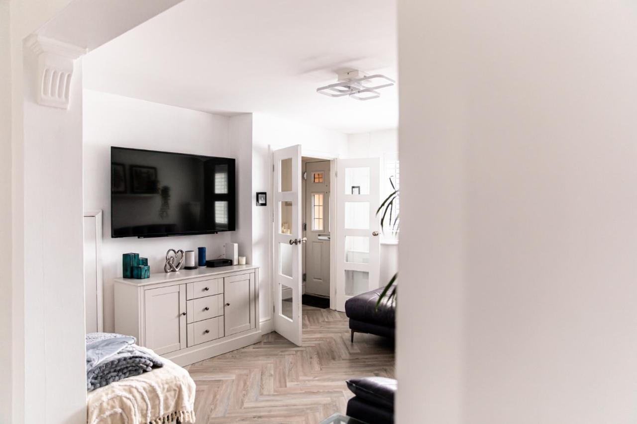 Inviting 3-Bed House In Manchester Extérieur photo